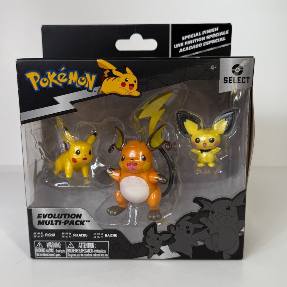 Pokémon Select Pichu Pikachu Raichu Evolution 3-Pack Action Figures